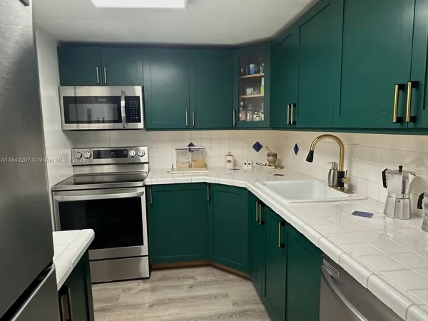 $2,350 | 1865 79th Street Causeway, Unit 16E, North Bay Village, FL 33141