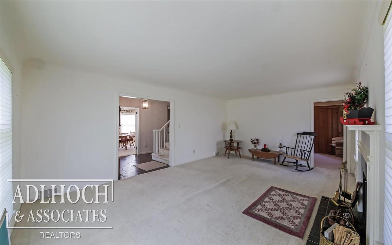 1047 Devonshire Road Grosse Pointe Park, MI 48230 - Photo 9 of 33