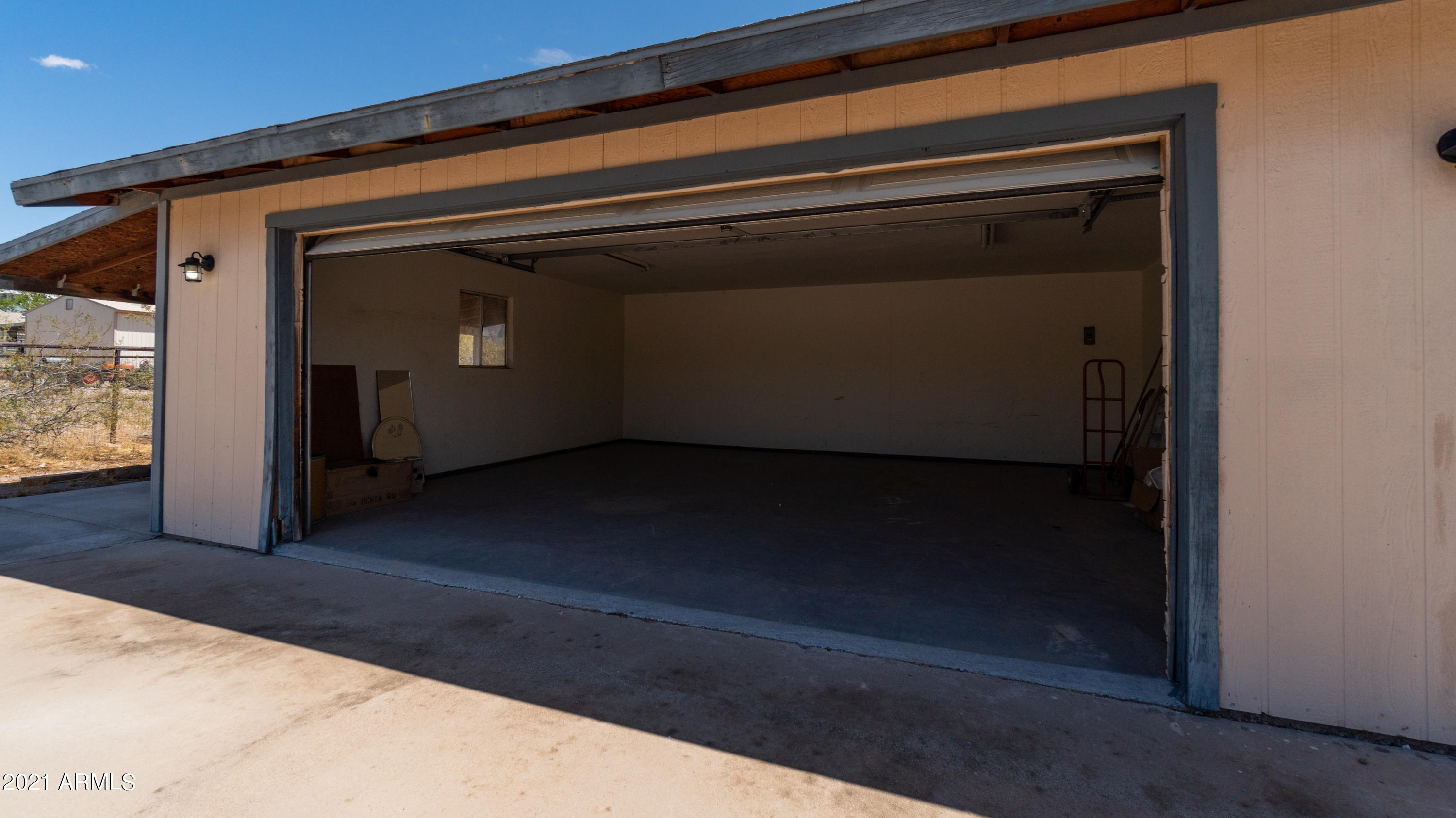2551 South Cortez Road Apache Junction, AZ 85119 - Photo 31 of 33 2551 S Cortez-31