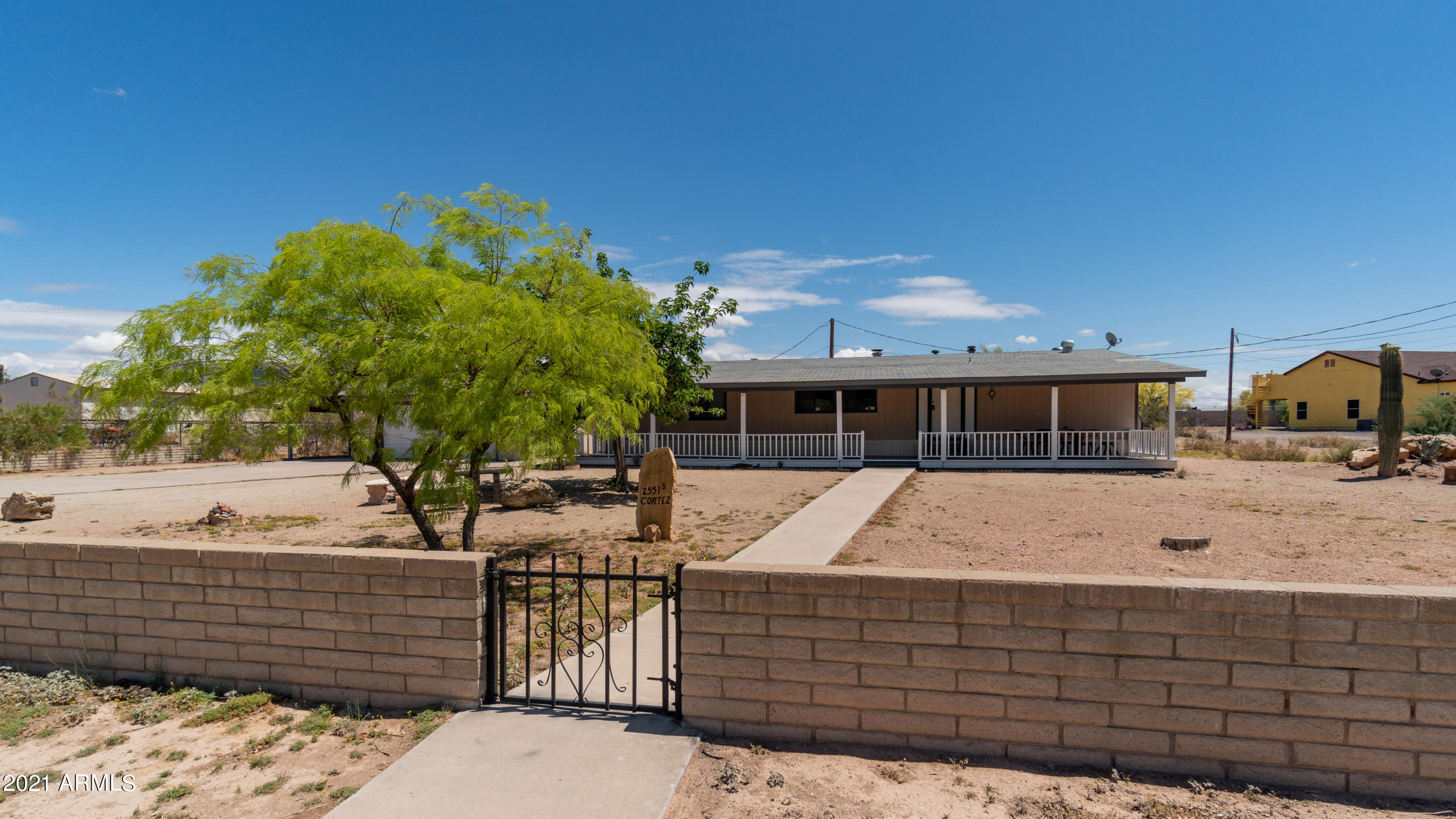 2551 South Cortez Road Apache Junction, AZ 85119 - Photo 4 of 33 2551 S Cortez-4