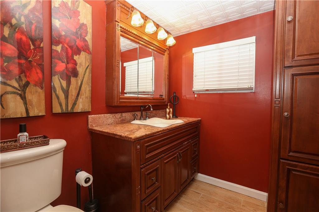 1162 Streets Run Road Pittsburgh, PA 15236 - Photo 13 of 18 Gallery Image 13
