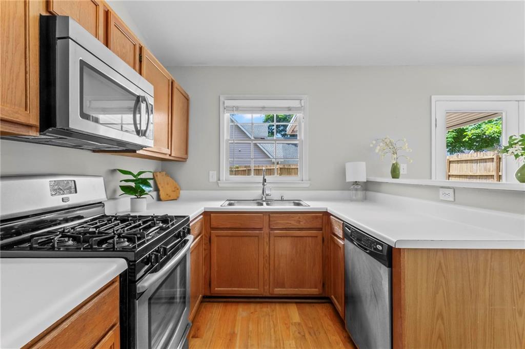 2771 Royal Bluff Decatur, GA 30030 - Photo 15 of 33