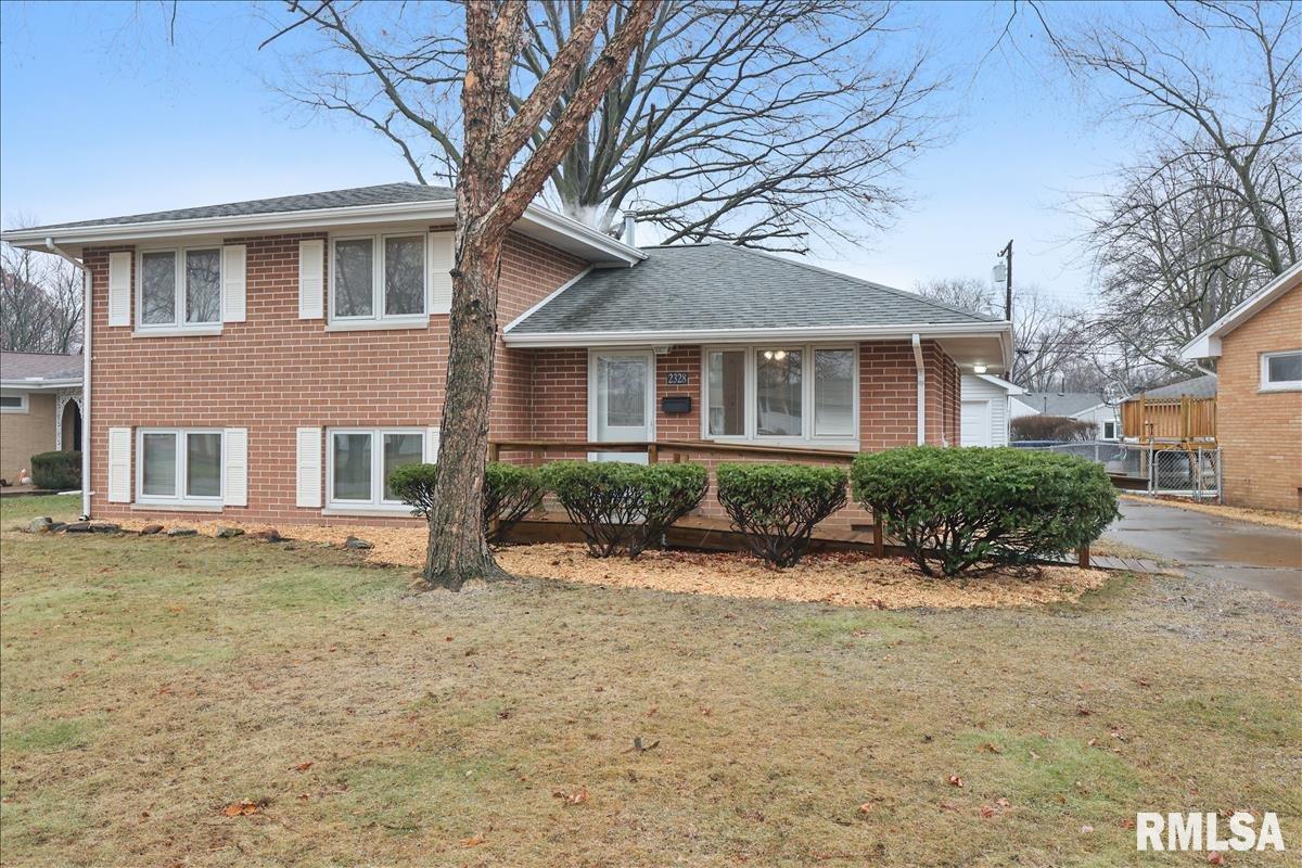 2328 Eastview Drive Springfield, IL 62702 - Photo 1 of 24 Gallery Image 1