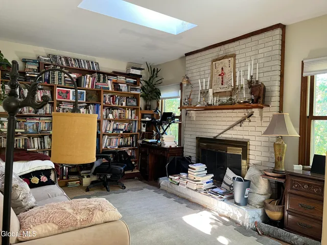 $369,900 | 19 Windsor Place, Albany, NY 12209