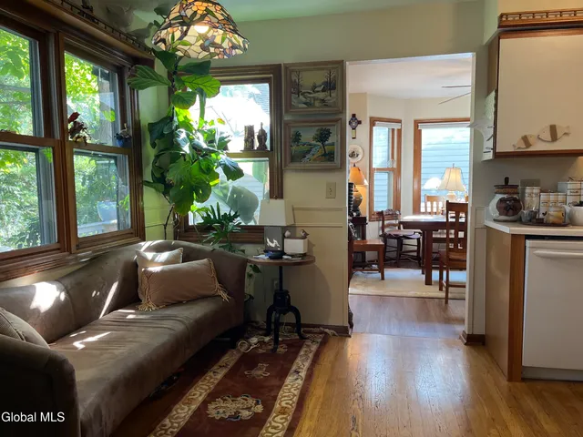 $369,900 | 19 Windsor Place, Albany, NY 12209