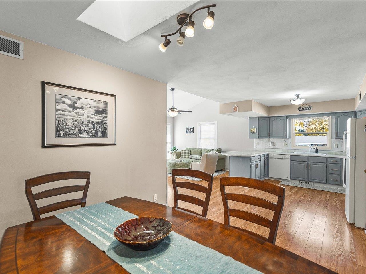 1919 Tomahawk Court Freeport, IL 61032 - Photo 16 of 39 a living room with furniture and wooden floor