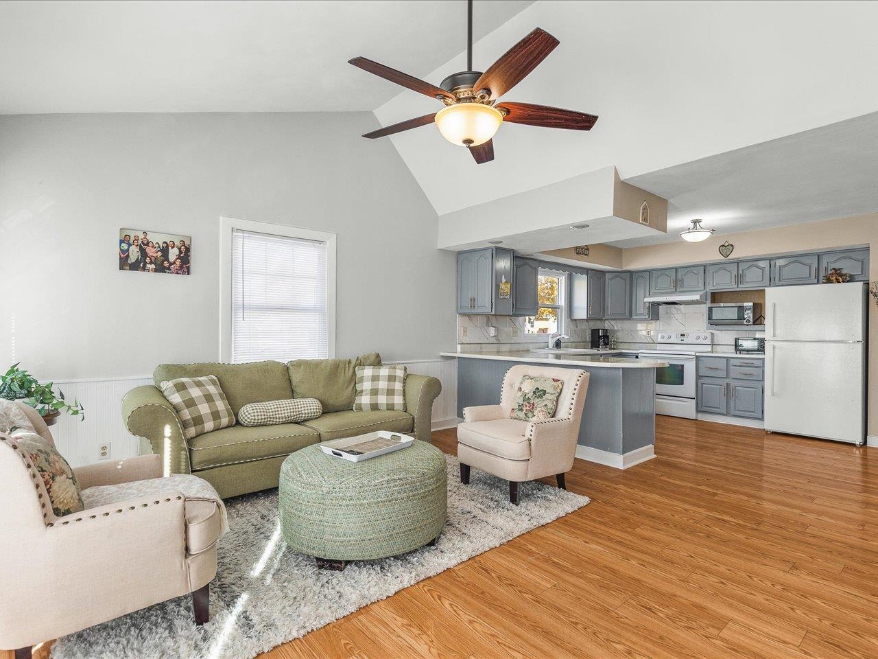 1919 Tomahawk Court Freeport, IL 61032 - Photo 18 of 39 a living room with furniture and kitchen view