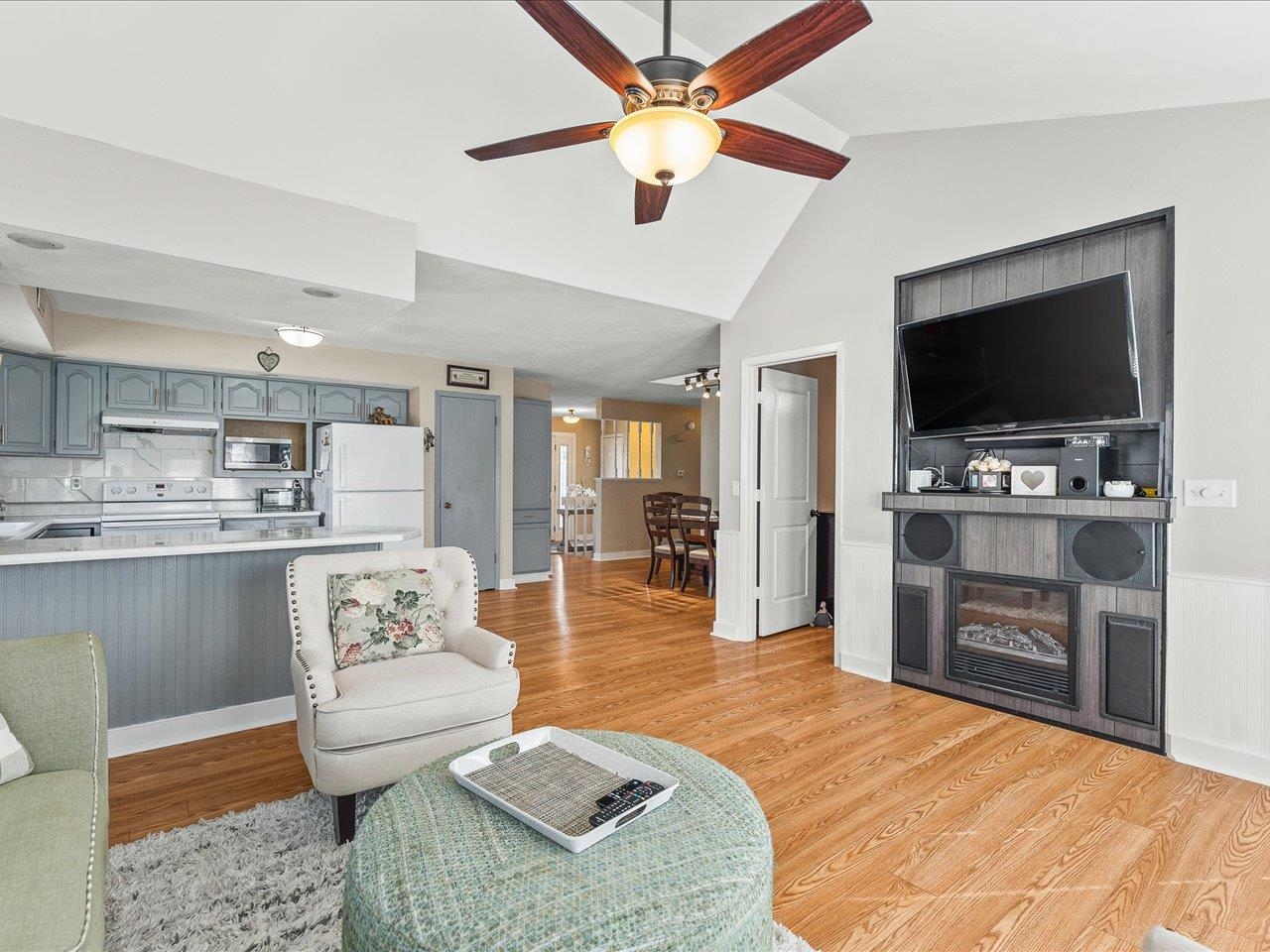 1919 Tomahawk Court Freeport, IL 61032 - Photo 19 of 39 a living room with furniture and a flat screen tv