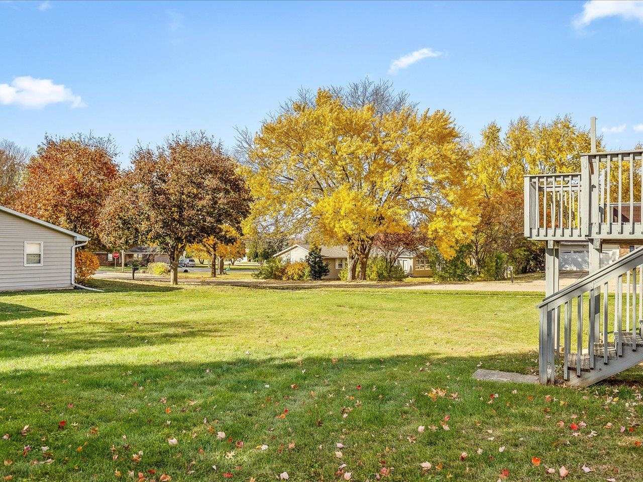 1919 Tomahawk Court Freeport, IL 61032 - Photo 38 of 39 a view of an ocean with a house in the background