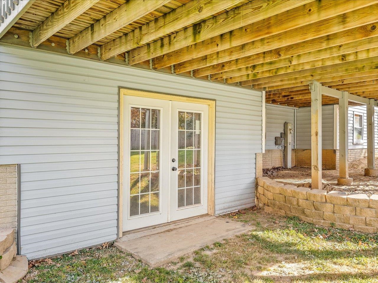 1919 Tomahawk Court Freeport, IL 61032 - Photo 39 of 39 a view of a porch with a patio