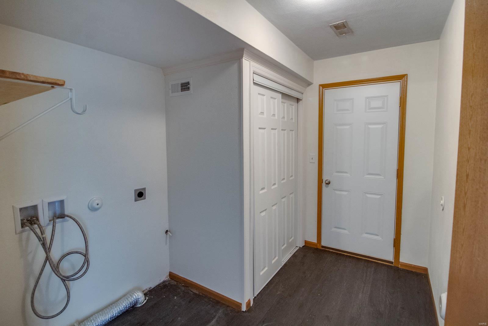 225 Perryman Street Lebanon, IL 62254 - Photo 11 of 29 Gallery Image 11