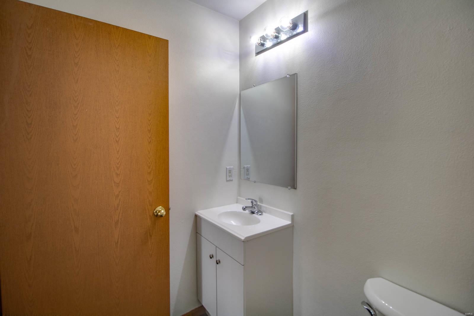 225 Perryman Street Lebanon, IL 62254 - Photo 18 of 29 Gallery Image 18