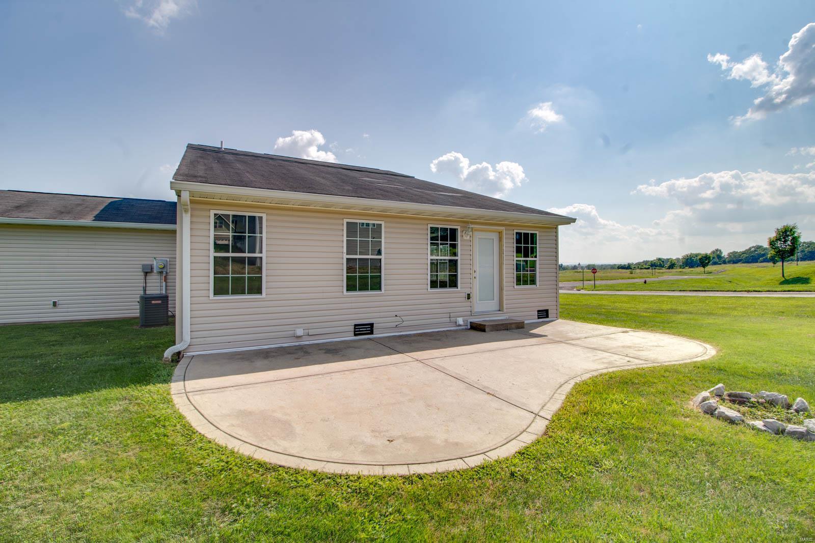 225 Perryman Street Lebanon, IL 62254 - Photo 28 of 29 Gallery Image 28