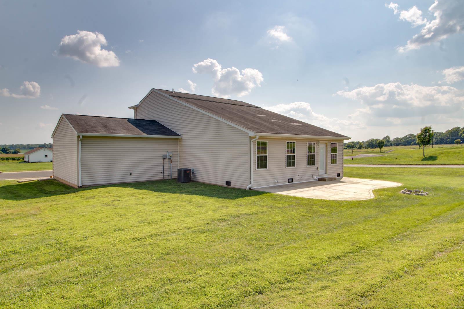 225 Perryman Street Lebanon, IL 62254 - Photo 29 of 29 Gallery Image 29