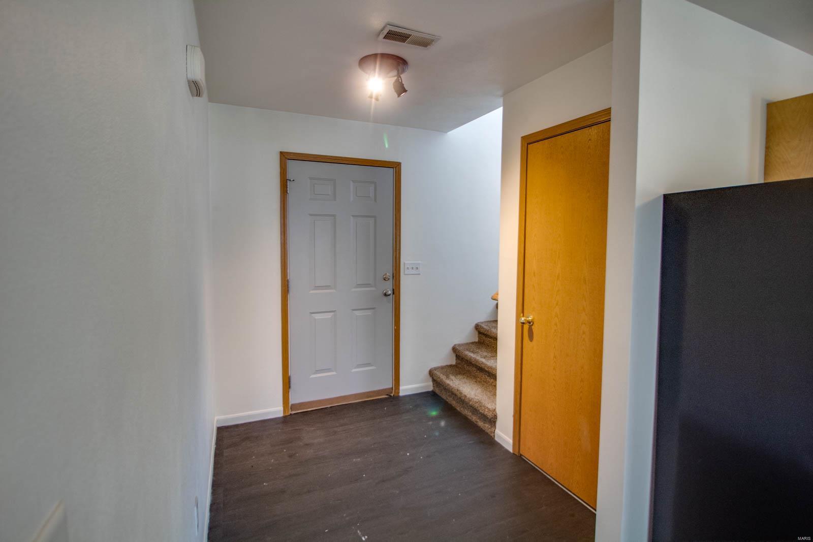 225 Perryman Street Lebanon, IL 62254 - Photo 5 of 29 Gallery Image 5