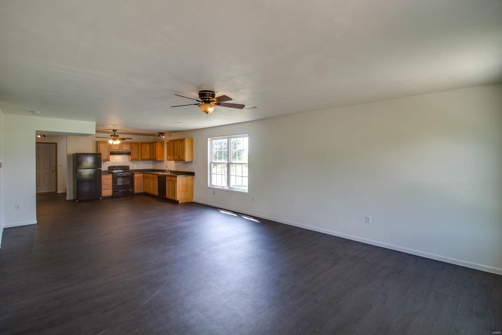 225 Perryman Street Lebanon, IL 62254 - Photo 10 of 29 Gallery Image 10