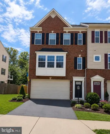 $740,000 | 22925 Chinkapin Oak Terrace, Sterling, VA 20166