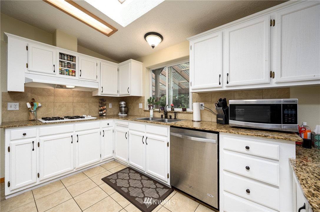3075 East Bakerview Road Bellingham, WA 98226 - Photo 16 of 39 Gallery Image 16