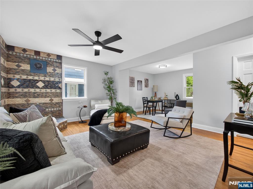 538 Coolidge Place Paramus, NJ 07652 - Photo 5 of 42