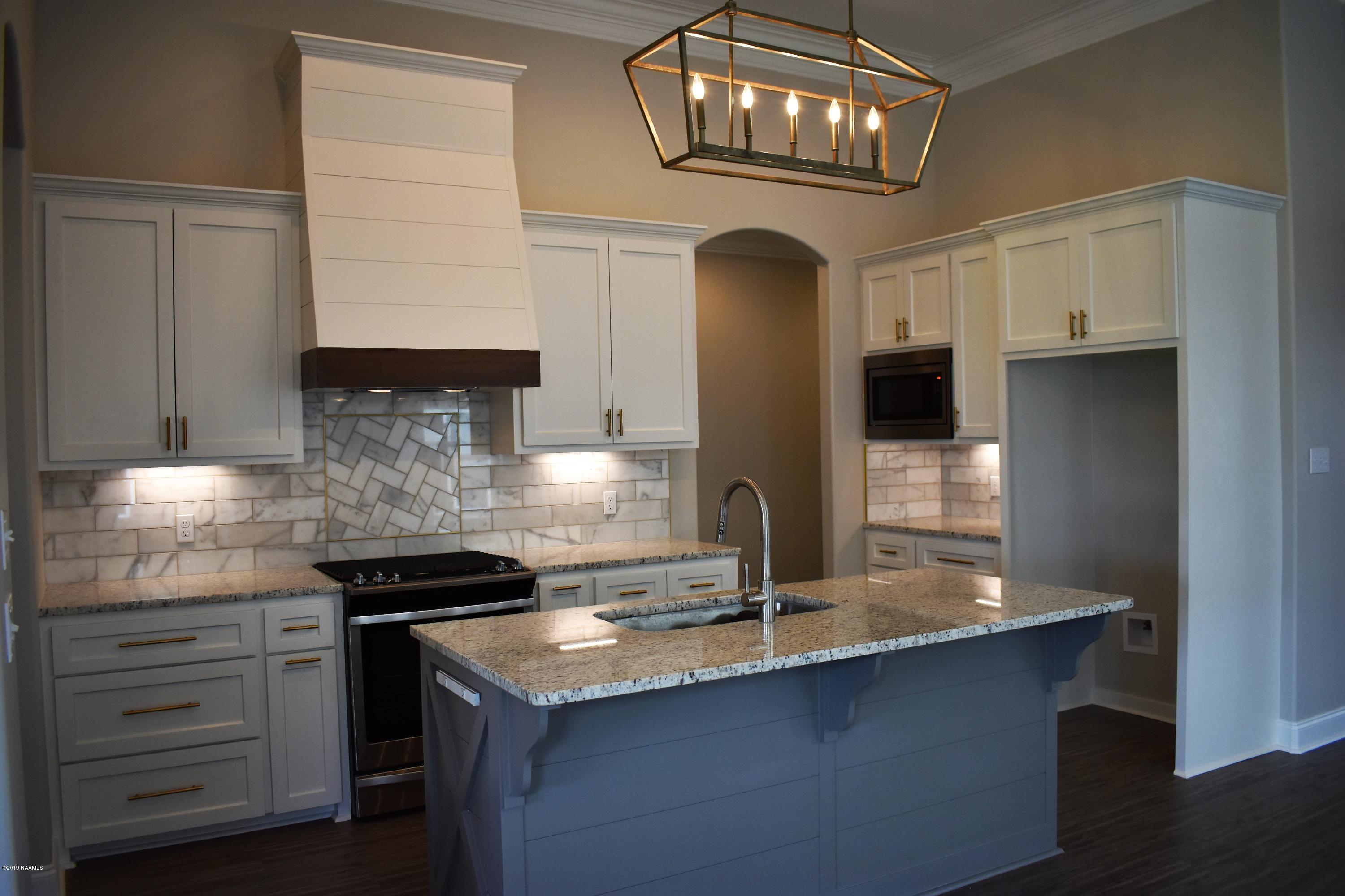 237 Whispering Meadows Road Broussard, LA 70518 - Photo 6 of 27 Gallery Image 6