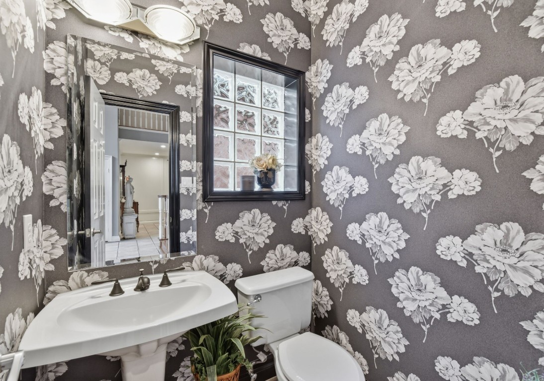 16322 Cranwood Drive Spring, TX 77379 - Photo 27 of 42 The half bath