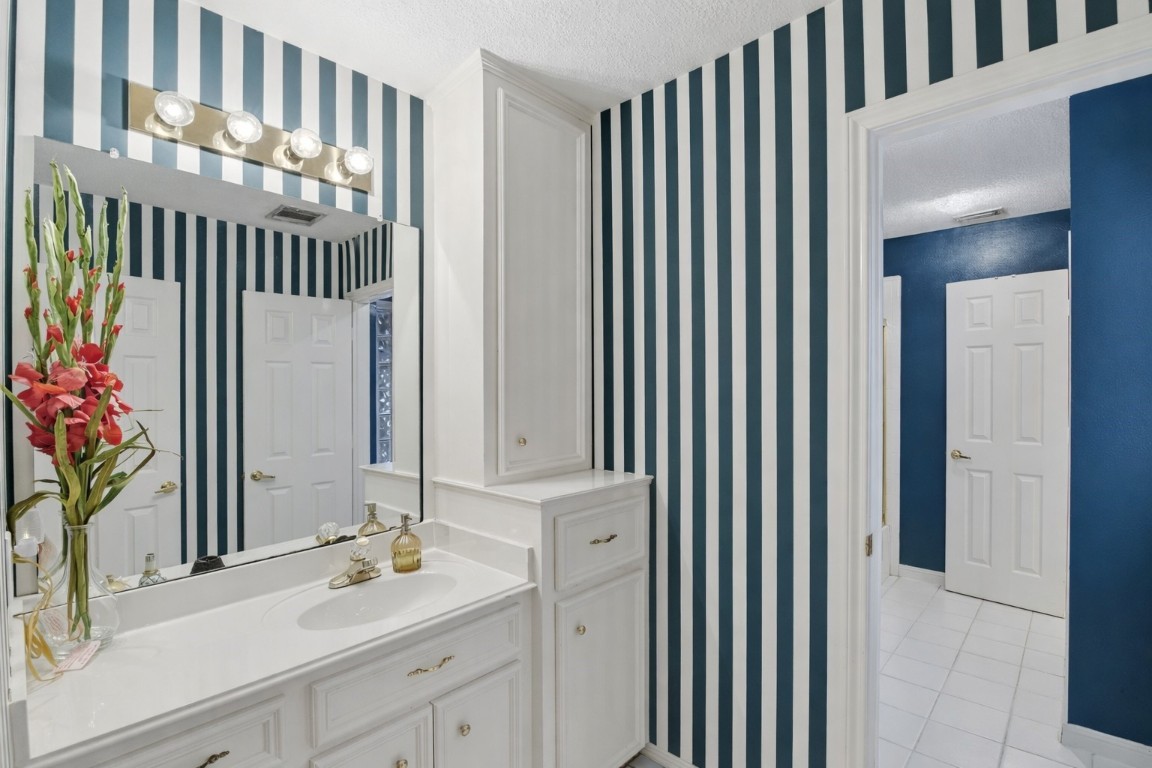 16322 Cranwood Drive Spring, TX 77379 - Photo 39 of 42 The second sink in the Jack n Jill bathroom