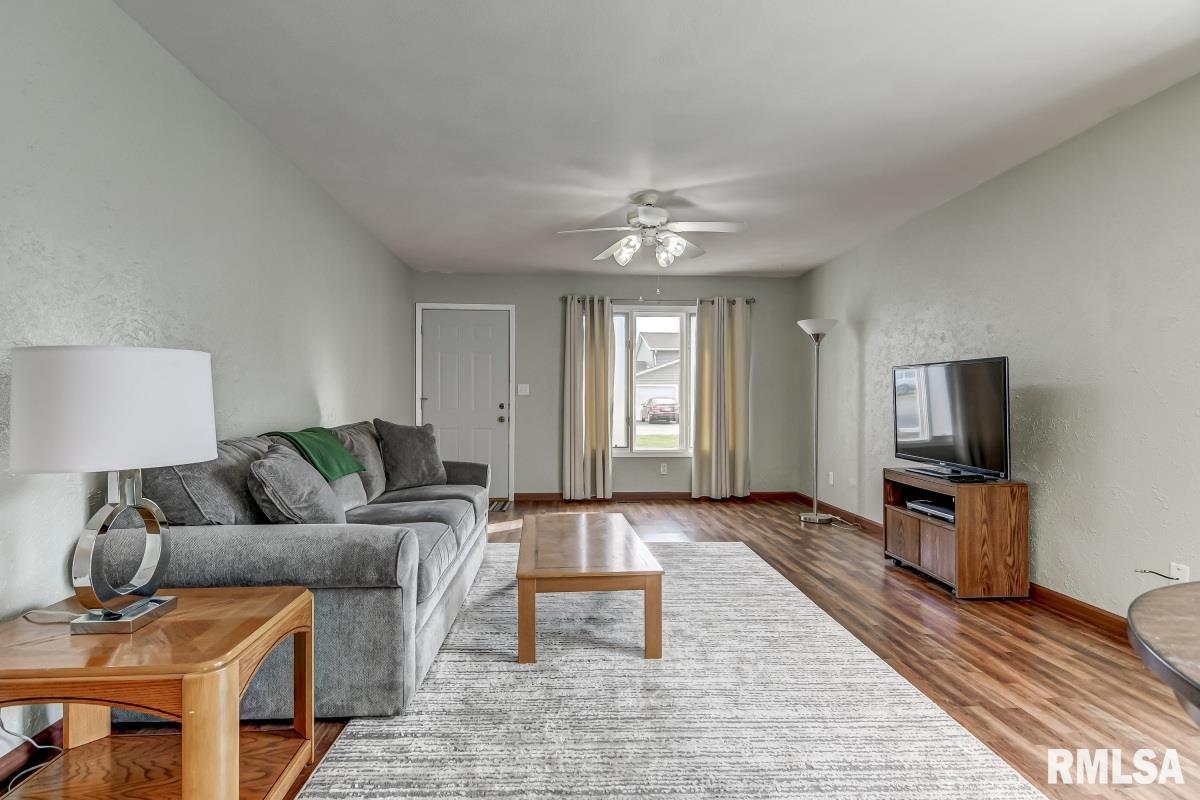 7 Brookside Place Springfield, IL 62704 - Photo 5 of 23 Gallery Image 5