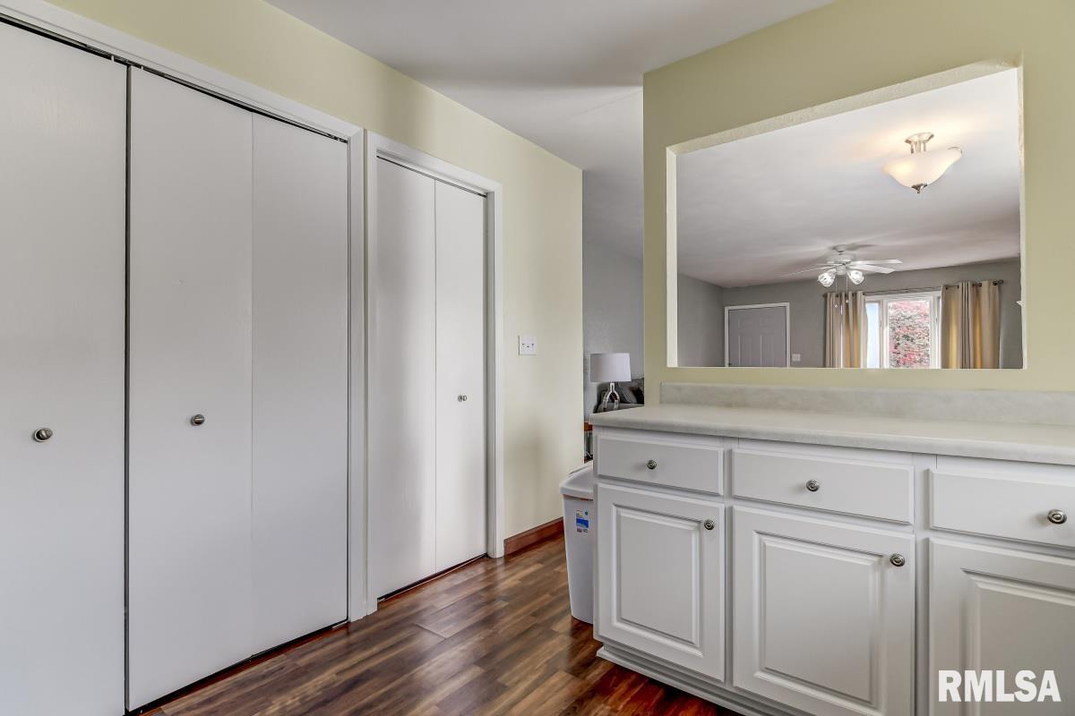 7 Brookside Place Springfield, IL 62704 - Photo 10 of 23 Gallery Image 10