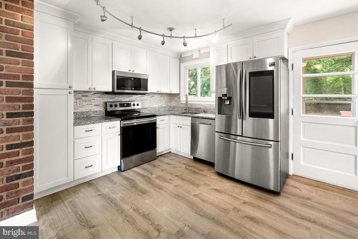 913 Jackson Road Silver Spring, MD 20904 - Photo 5 of 35