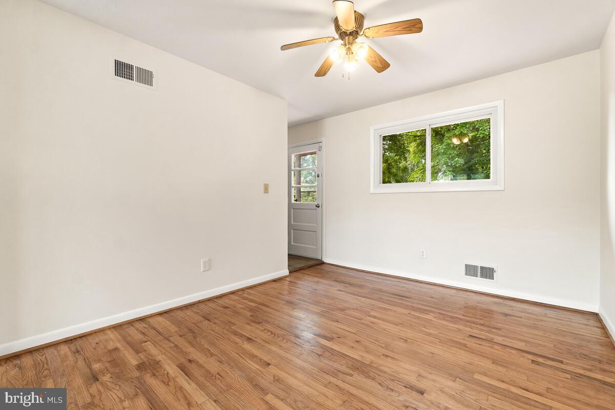 913 Jackson Road Silver Spring, MD 20904 - Photo 9 of 35