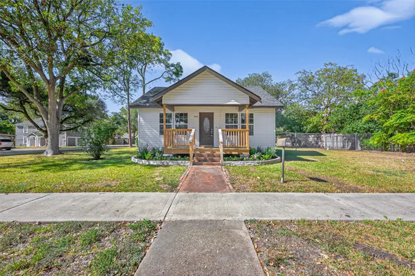 a view of outdoor space yard and front view of a house