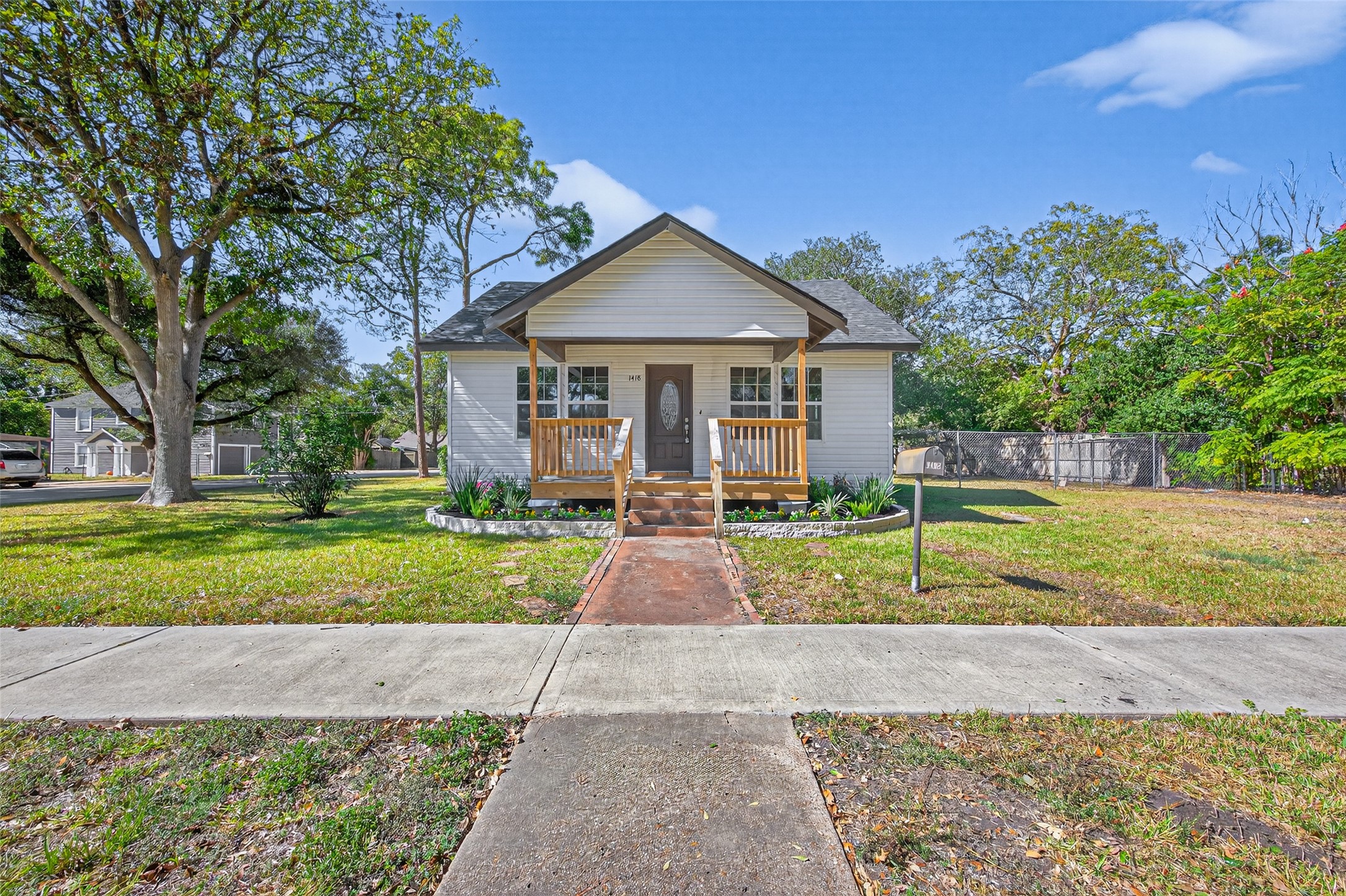 1418 Carlisle Street Rosenberg, TX 77471 - Photo 47 of 49 a view of outdoor space yard and front view of a house