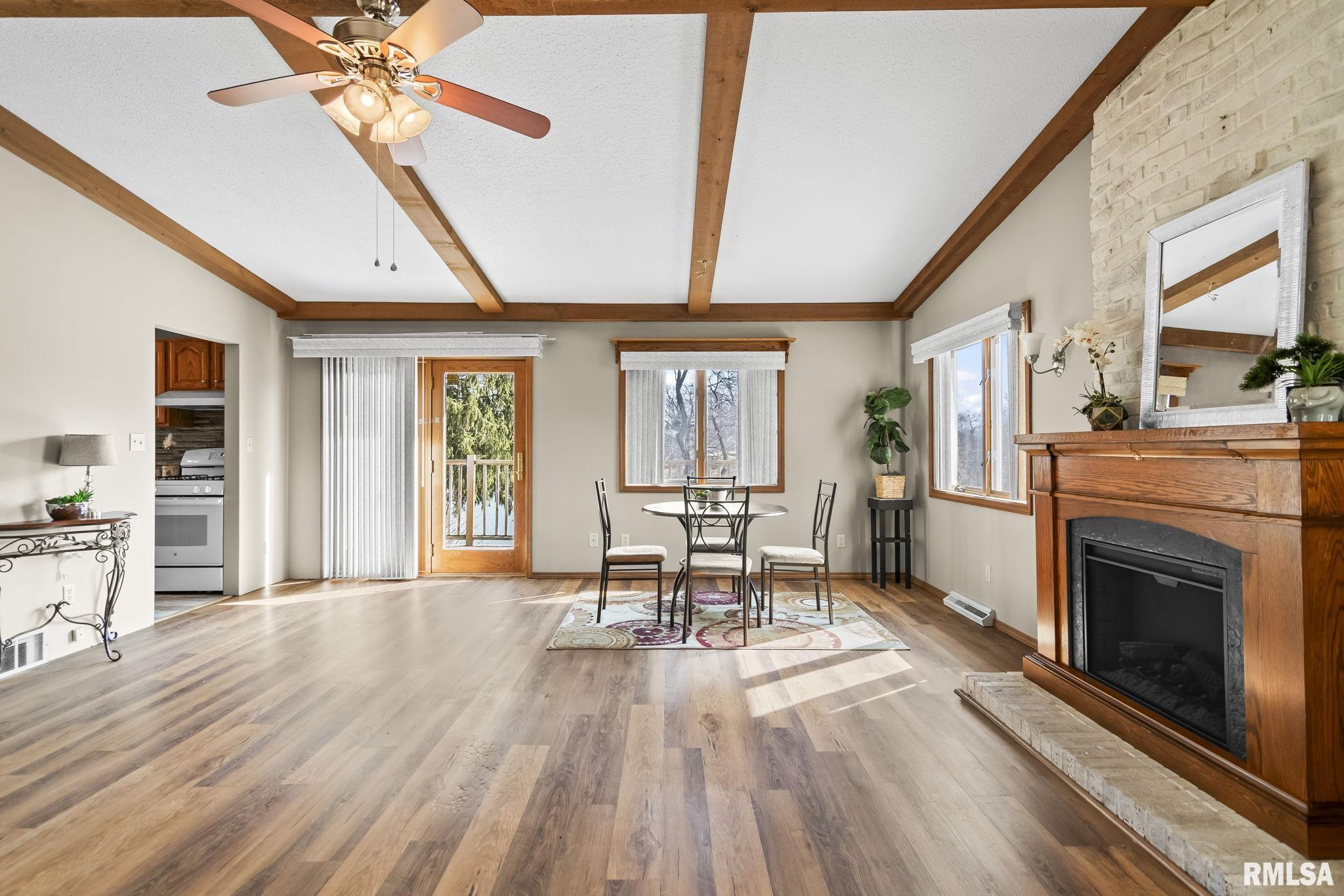 565 Paw-Paw Road Petersburg, IL 62675 - Photo 5 of 35 Gallery Image 5