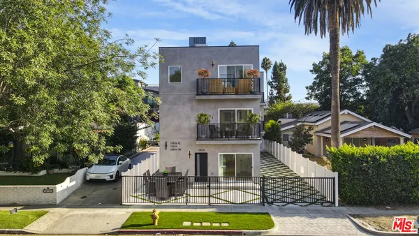 $3,695,000 | 10826 Hesby Street, North Hollywood, CA 91601