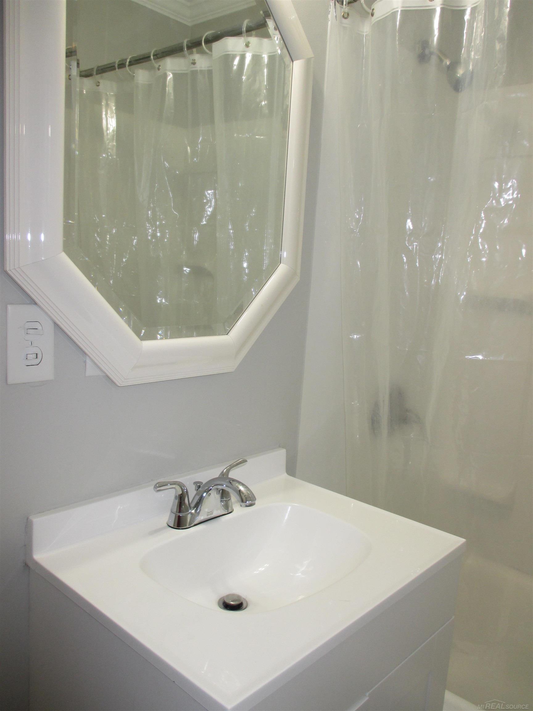 28000 Cotton Road New Baltimore, MI 48047 - Photo 14 of 37