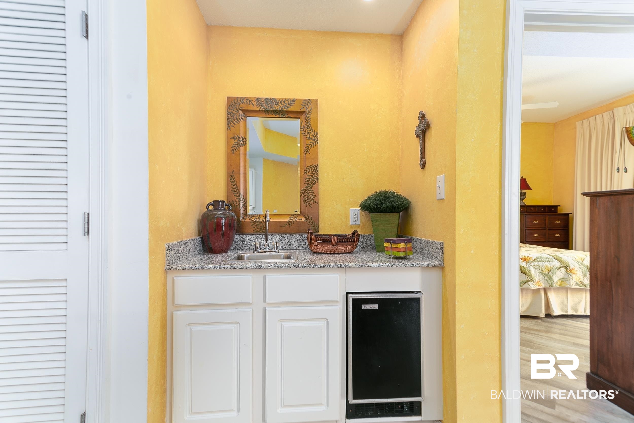 27282 Canal Road, Unit 501 Orange Beach, AL 36561 - Photo 10 of 50 Wet Bar w/ Ice Maker