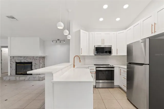 $3,300 | 7124 72nd Street North, Pinellas Park, FL 33781