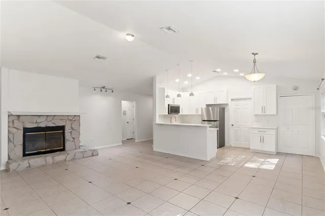 $3,300 | 7124 72nd Street North, Pinellas Park, FL 33781