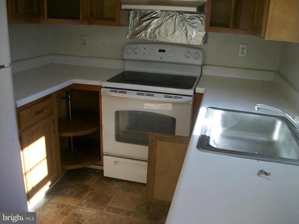 6105 Floral Park Road Brandywine, MD 20613 - Photo 8 of 12 Kitchen