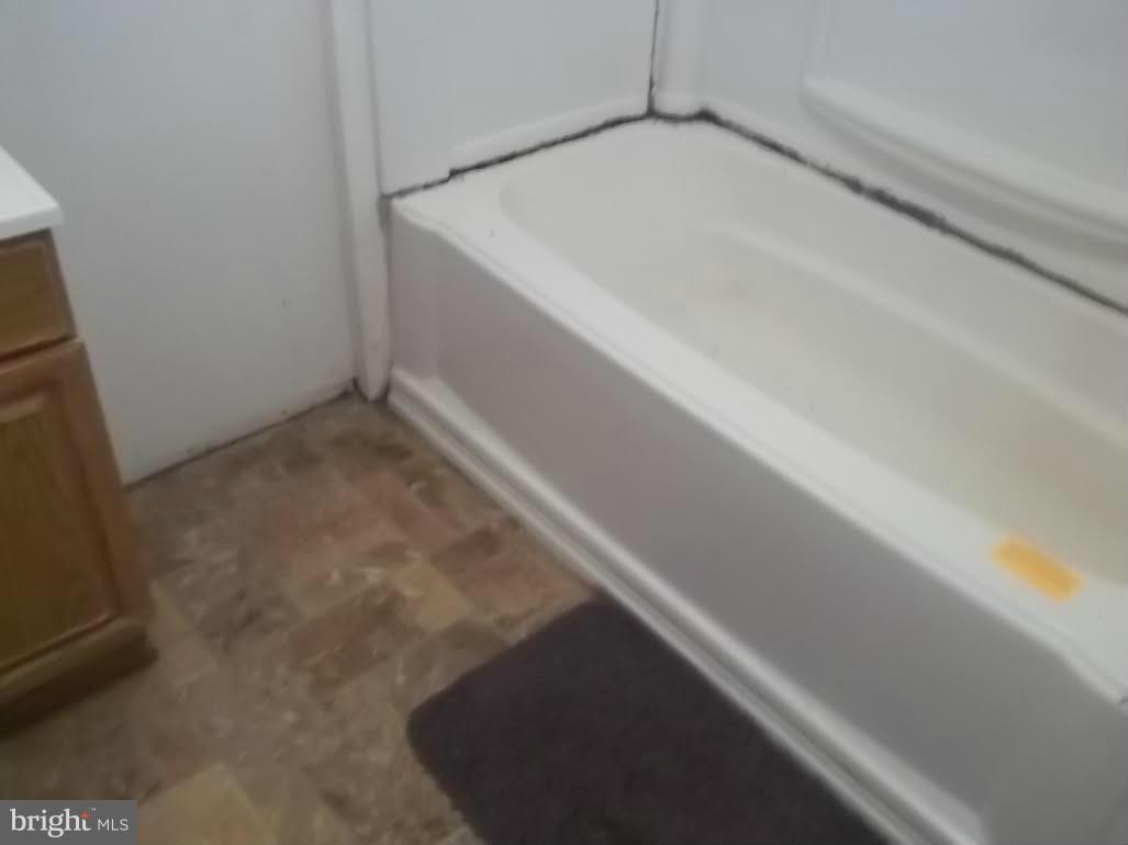 6105 Floral Park Road Brandywine, MD 20613 - Photo 10 of 12 Bath