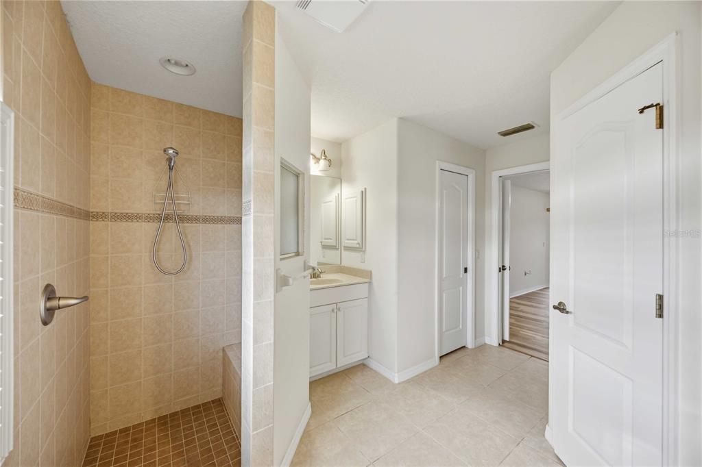 244 Fairway Road Rotonda West, FL 33947 - Photo 17 of 46 Gallery Image 17