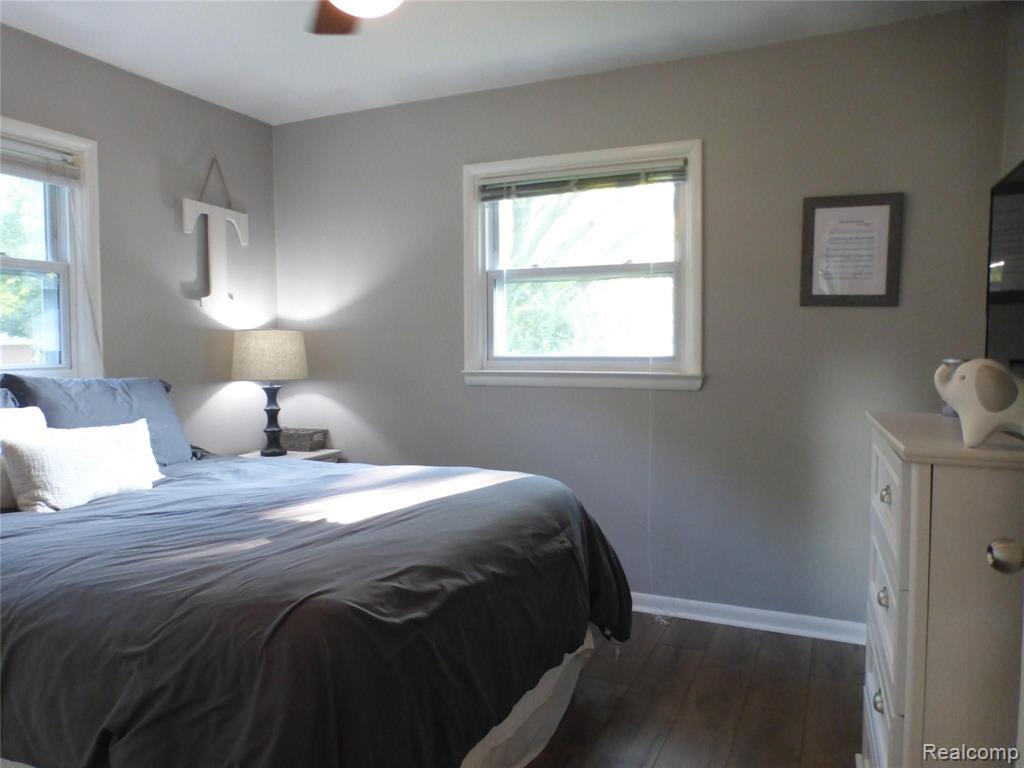 3460 Watkins Lake Road Waterford, MI 48328 - Photo 14 of 27