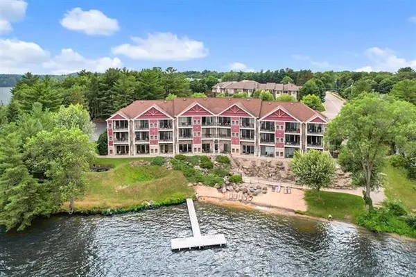 $269,900 | 680 East Hiawatha Drive, Unit 401, Wisconsin Dells, WI 53965