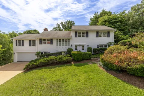 $1,675,000 | 3630 37th Street North, Arlington, VA 22207