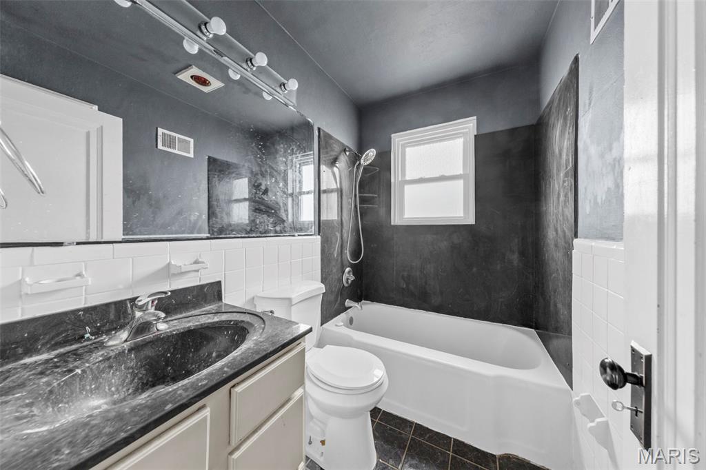 8709 Neier Lane St. Louis, MO 63123 - Photo 18 of 28