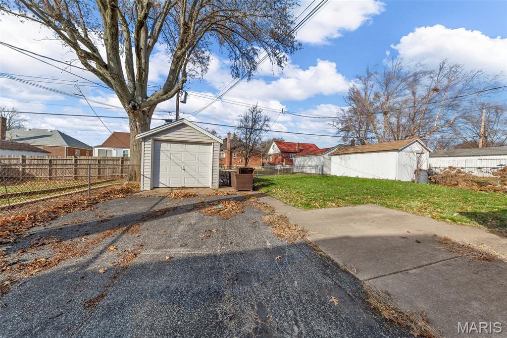 8709 Neier Lane St. Louis, MO 63123 - Photo 24 of 28