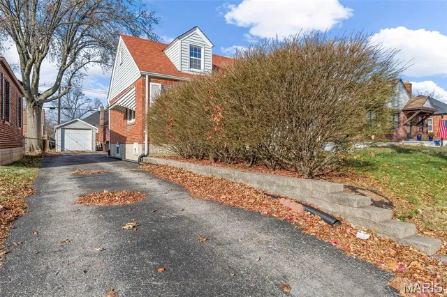 $169,999 | 8709 Neier Lane, St. Louis, MO 63123