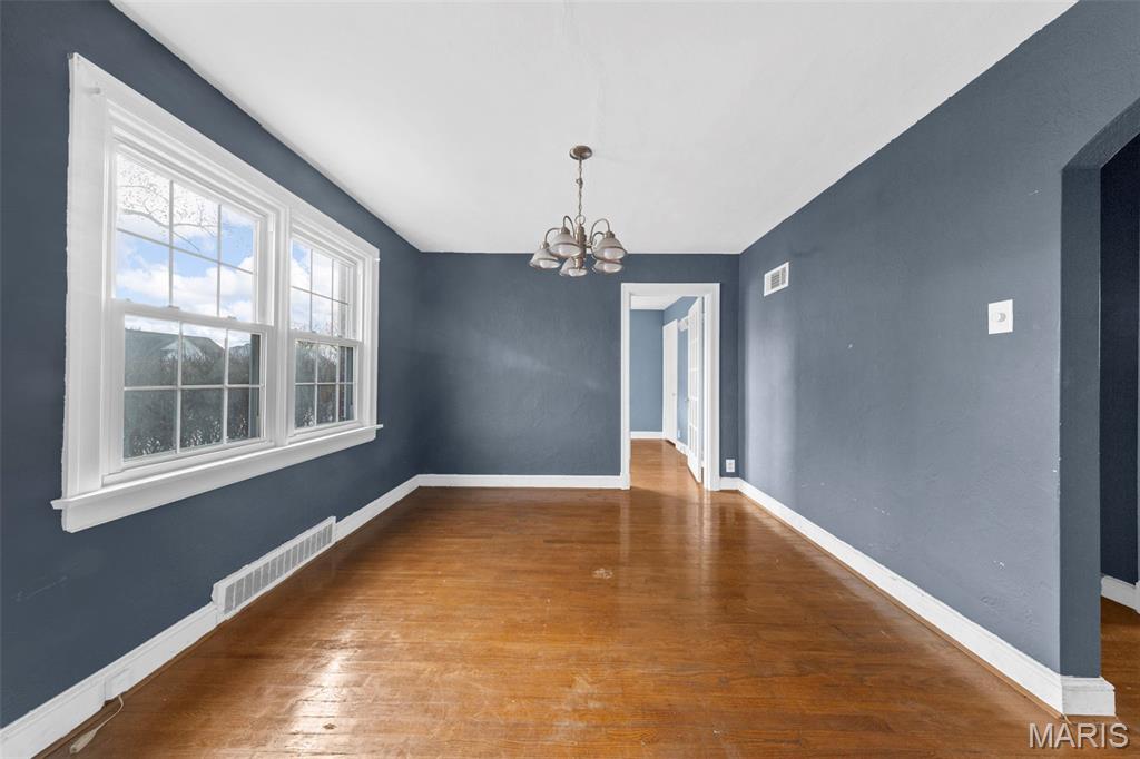 8709 Neier Lane St. Louis, MO 63123 - Photo 9 of 28