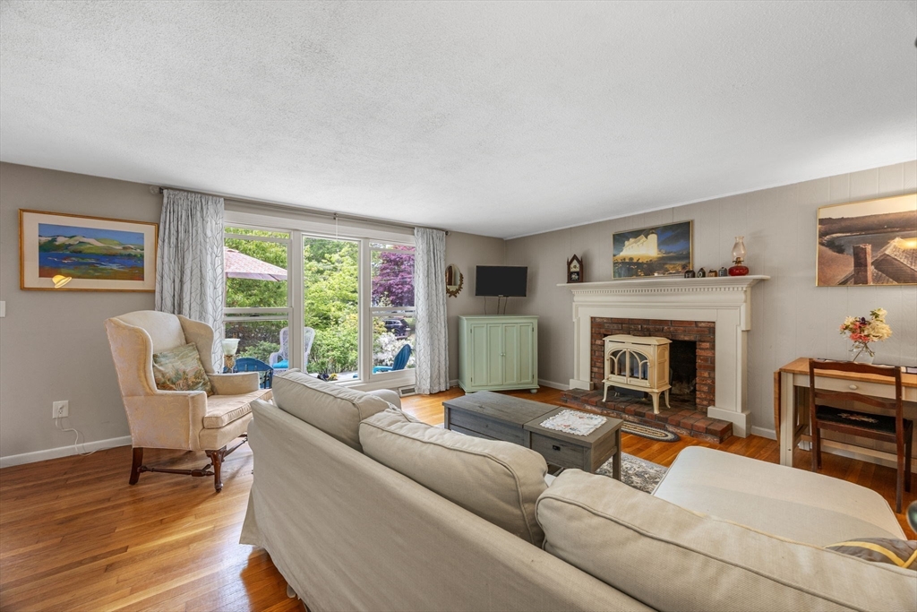 105 Taramac Road Barnstable, MA 02632 - Photo 9 of 34