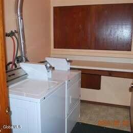 667 Geyser Road, Unit 1 Milton, NY 12020 - Photo 7 of 7 laundry
